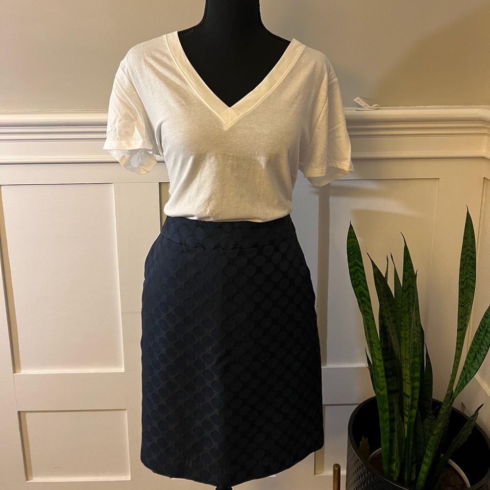 Navy Banana Republic pencil skirt with pockets